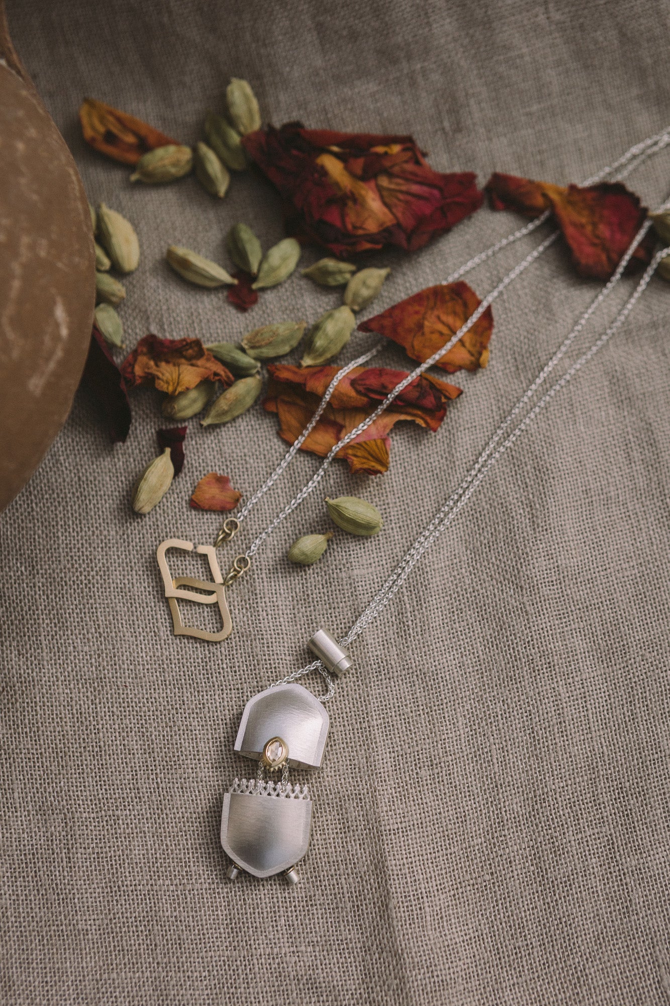 Sarv Locket