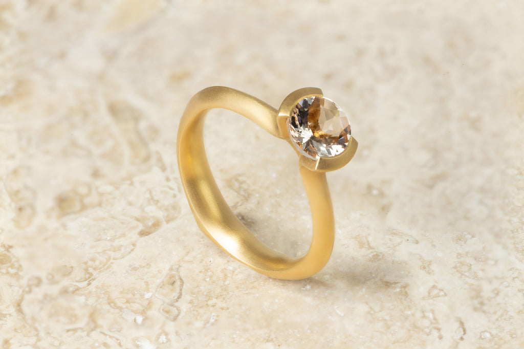 Aroosi Round Morganite Ring