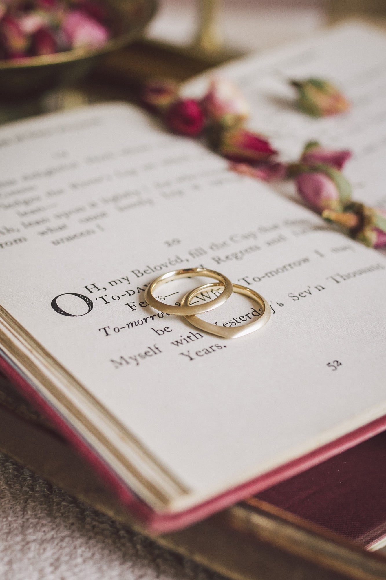 Aroosi Taj Rings made with 9ct gold