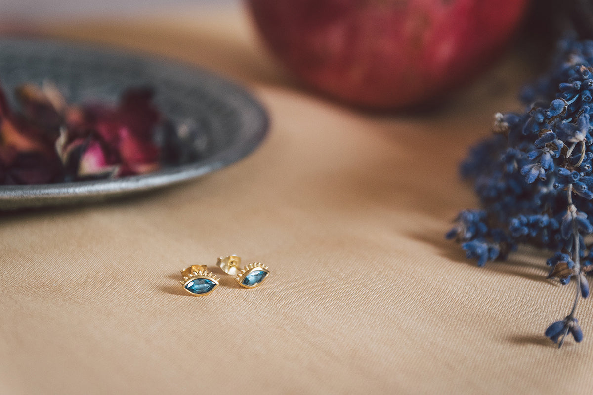 Cheshm Gold Studs