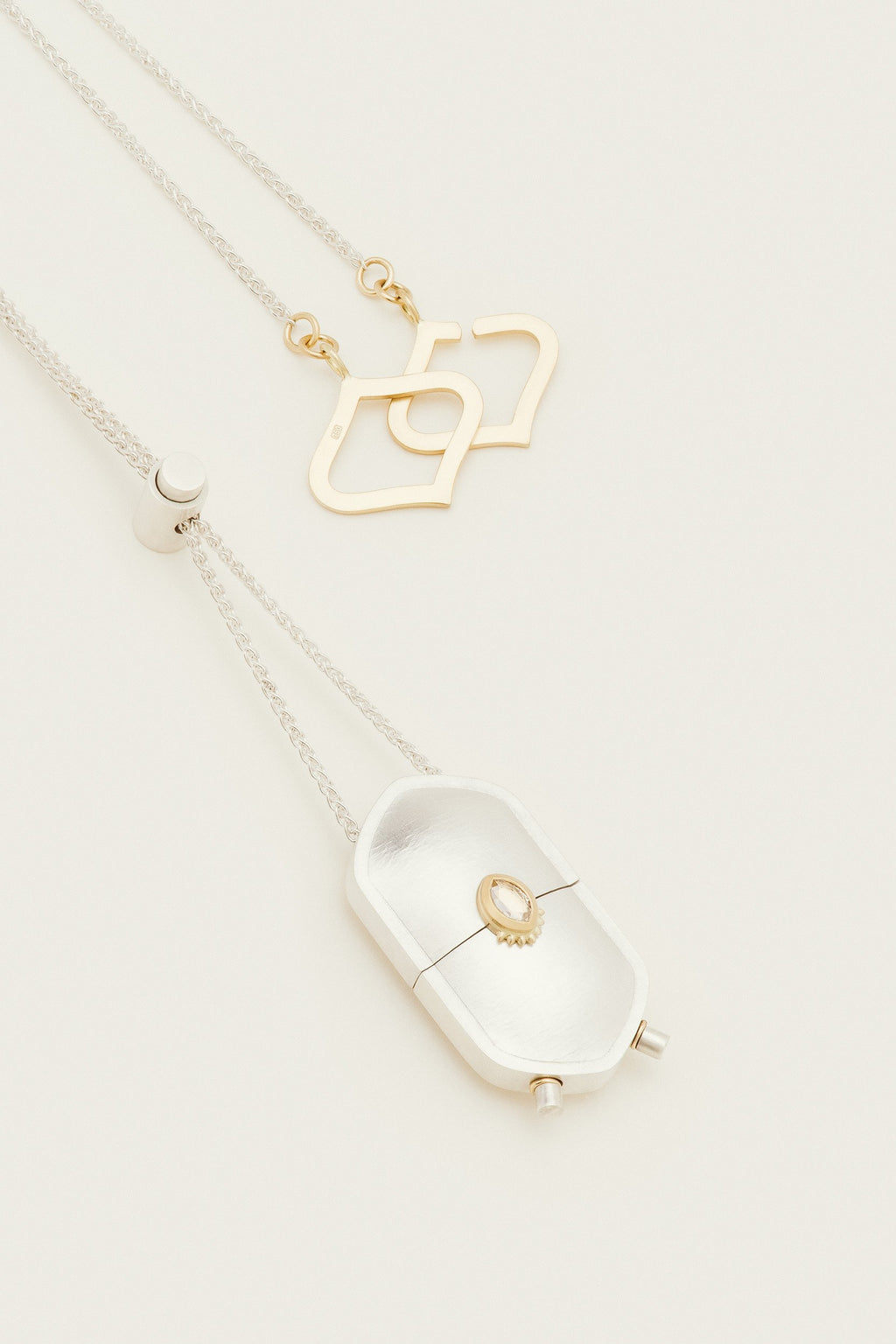 Sarv Locket