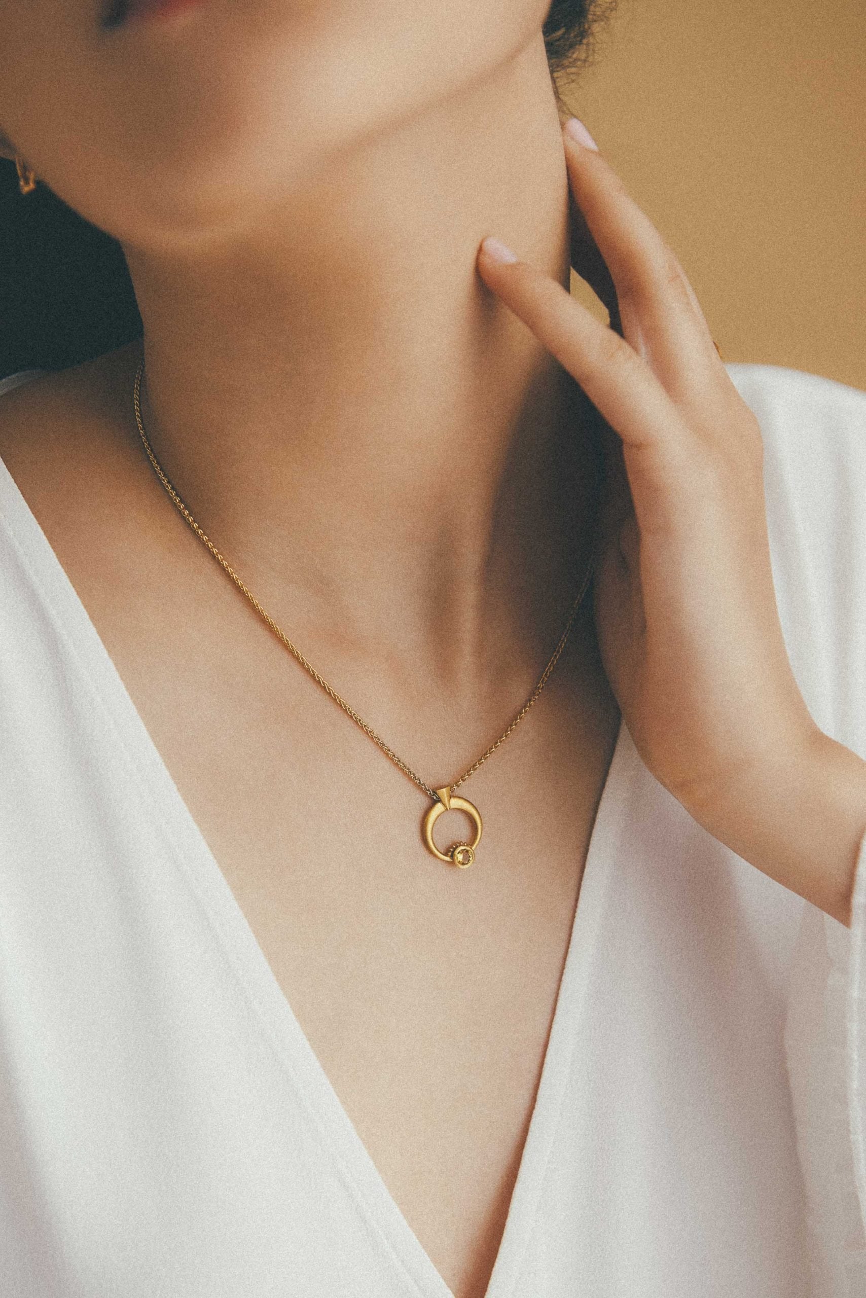 The Darya Pendant made by goldsmith Roxanna Moznabi